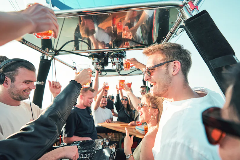DJ im Ballon - Party auf 1000 Metern (14 Personen)